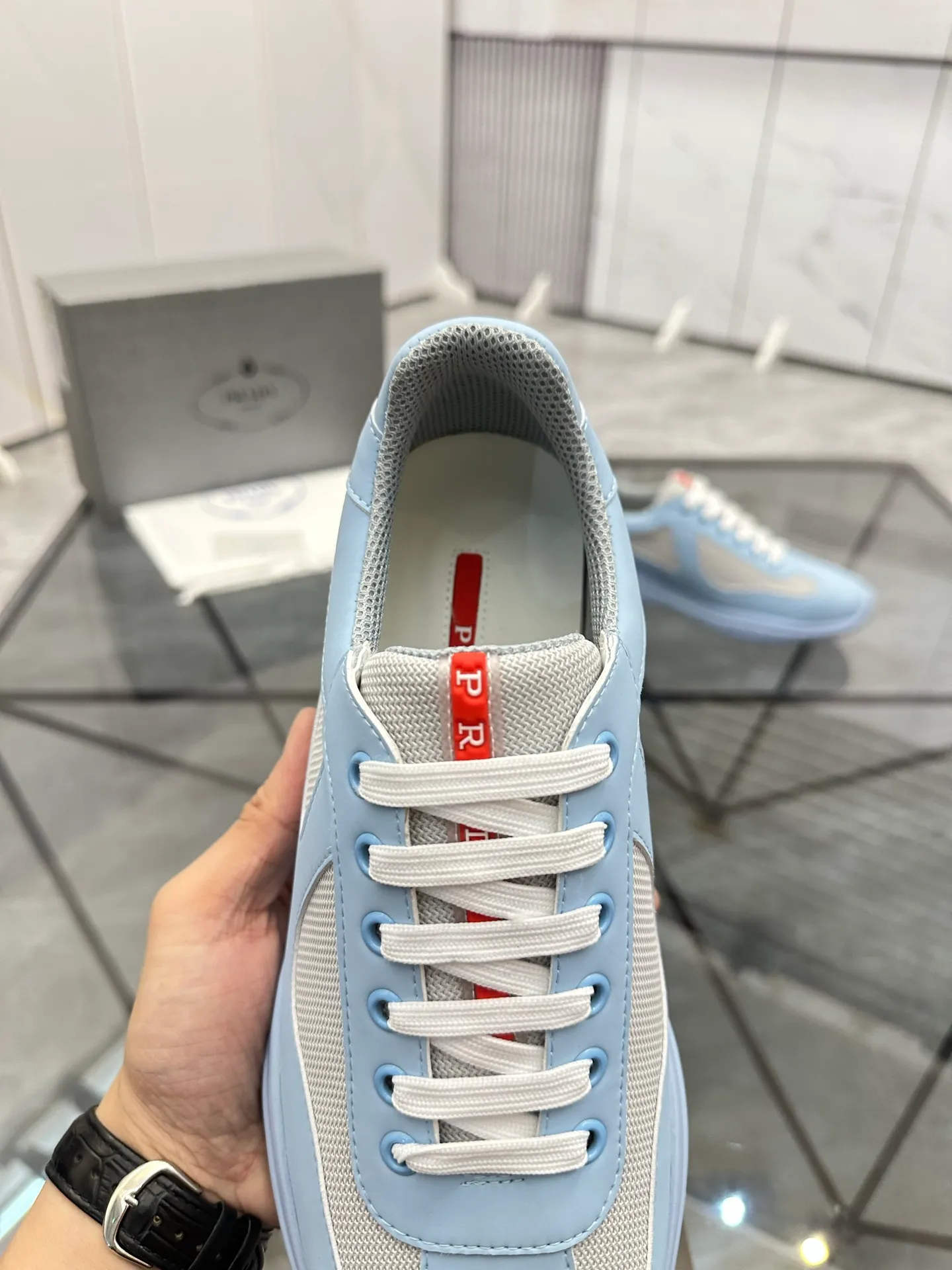 Men's shoes: 💰P360¥ Product trademark: Prada *"Prada*" low-top casual shoes Regular size: 35-47 (can be customized to 48) couple style Product materials: imported silk leather upper, breathable lining, original outsole. Number: 943
